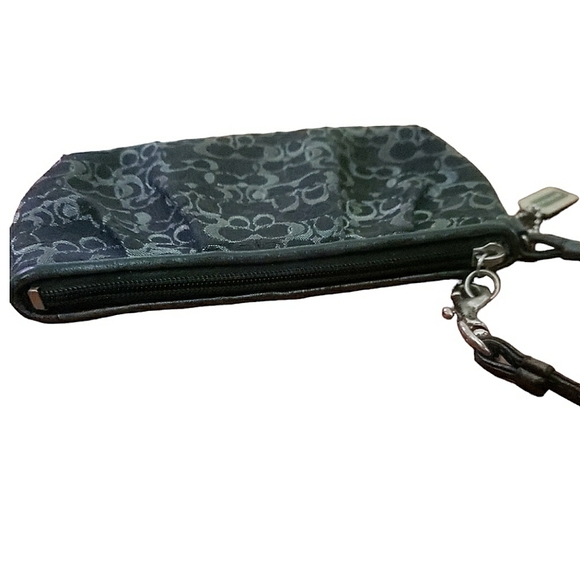 Coach Metallic Silver Black Signature C Metal Hangtag Zippered Canvas Wristlet - Picture 12 of 16